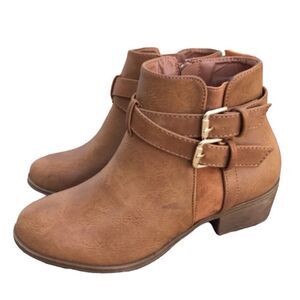 TAN BUCKLE FAUX LEATHER ANKLE BOOTS NEW IN BOX
